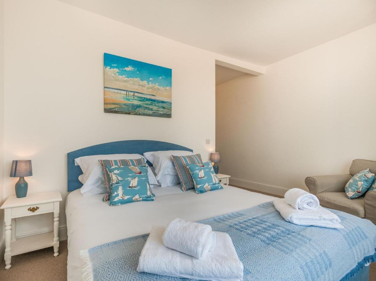 5 Bed In 86551 Holiday home *